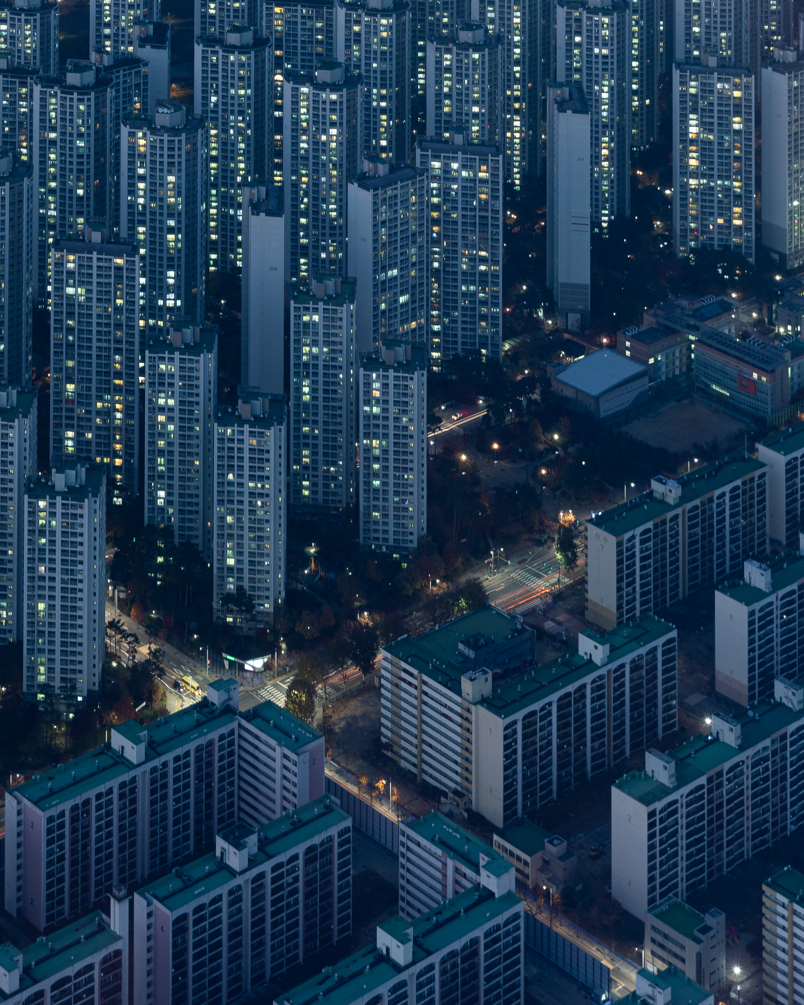 Zürich by Night – Nachtfotografie in der blauen Stunde Zürich by Night – Nachtfotografie in der blauen Stunde